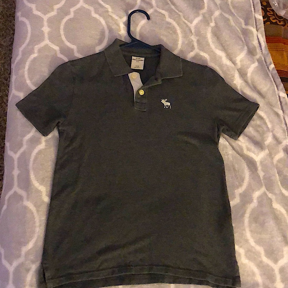 (Used)  Abercrombie Gray Button Up  (Y)
